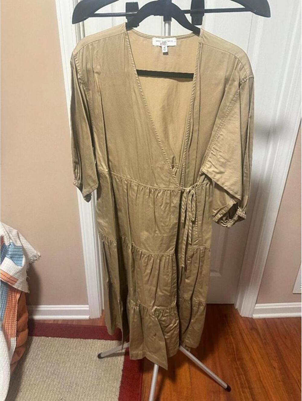 Sweet Baby Jamie Taupe Wrap Midi Dress M - Picture 3 of 4